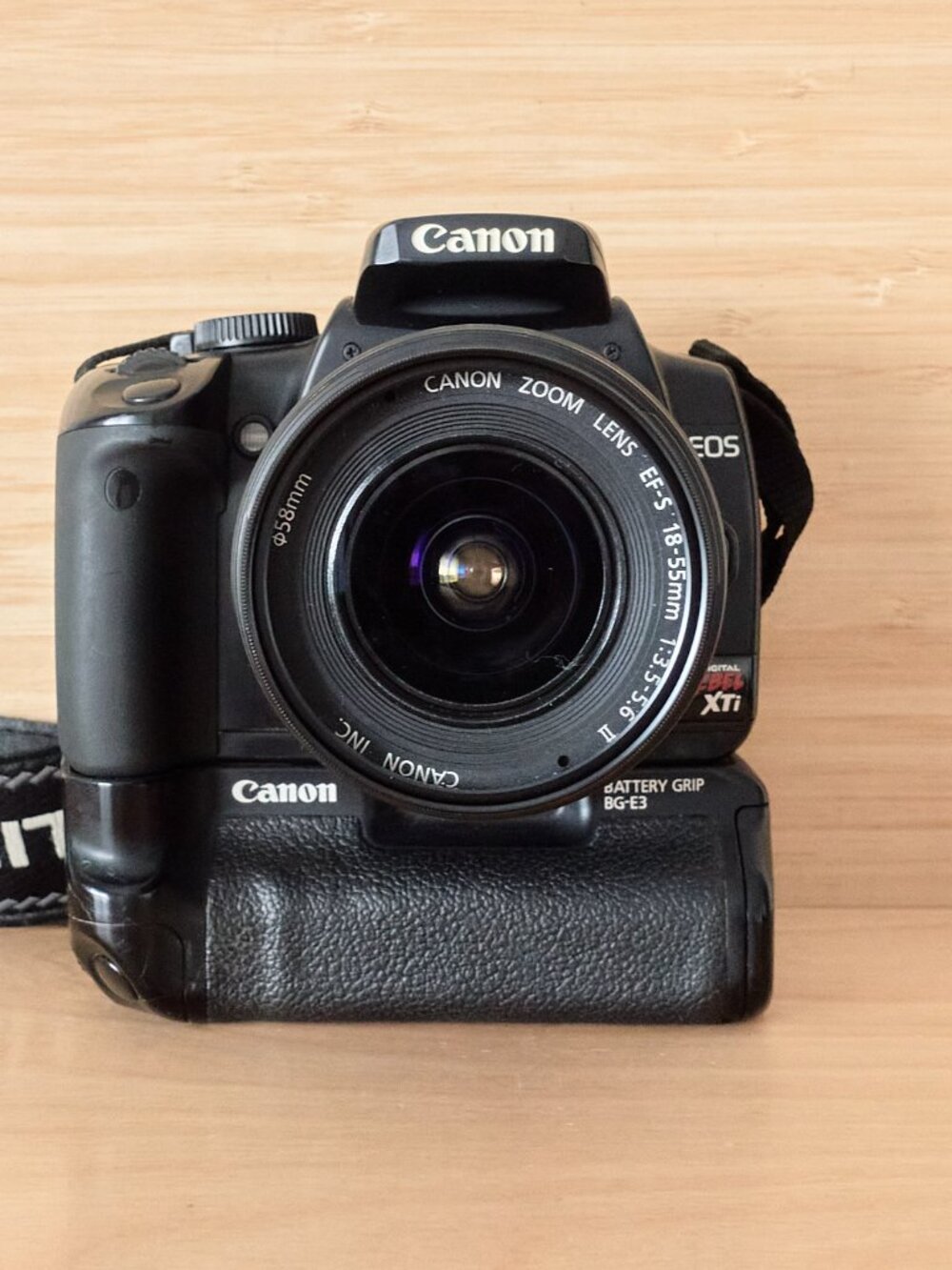 Canon EOS Rebel XTi 400D 10.1MP DSLR Camera 18-55mm Lens Battery Grip